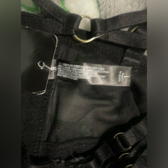 New Torrid curves black bodysuit - Picture 4 of 9